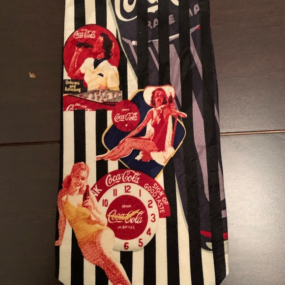 COPY - Vintage 100% silk Coca-Cola tie in original pkg - Picture 3 of 5